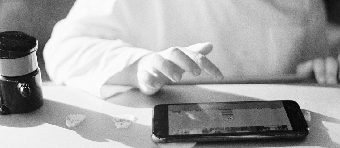 Adolescenti: schermo, sonno, riferimenti digitali per un’adolescenza connessa