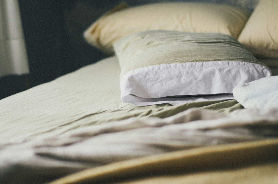 Pourquoi et comment choisir un oreiller ferme ? - Kipli