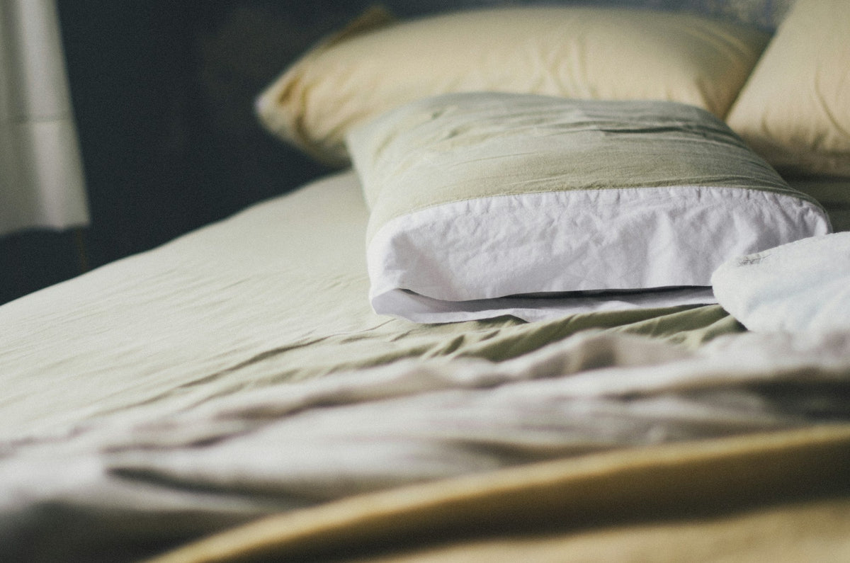 Pourquoi et comment choisir un oreiller ferme ? - Kipli