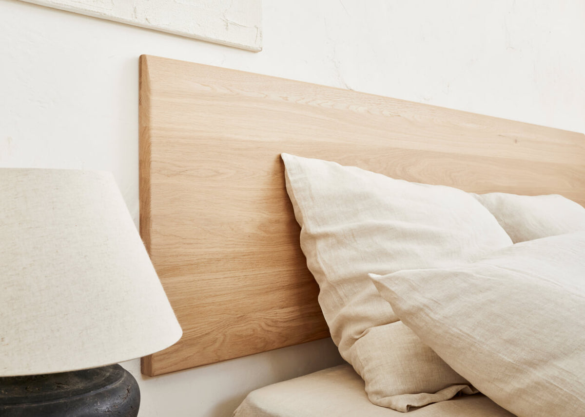 Lit plateforme en bois massif LIVIA