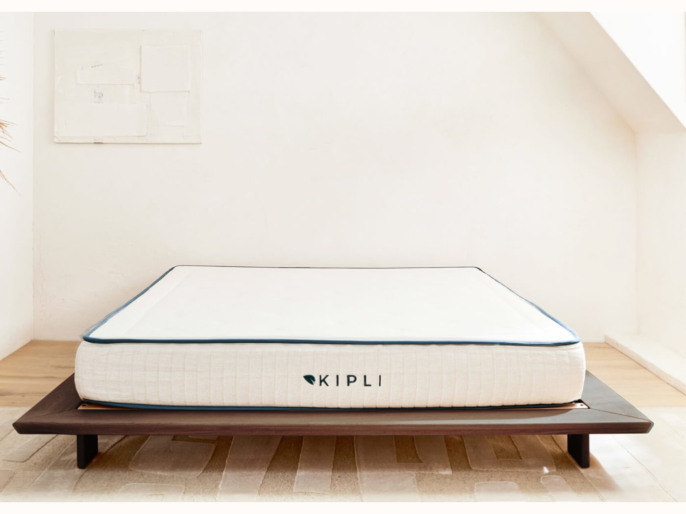 Lit plateforme en bois massif LIVIA