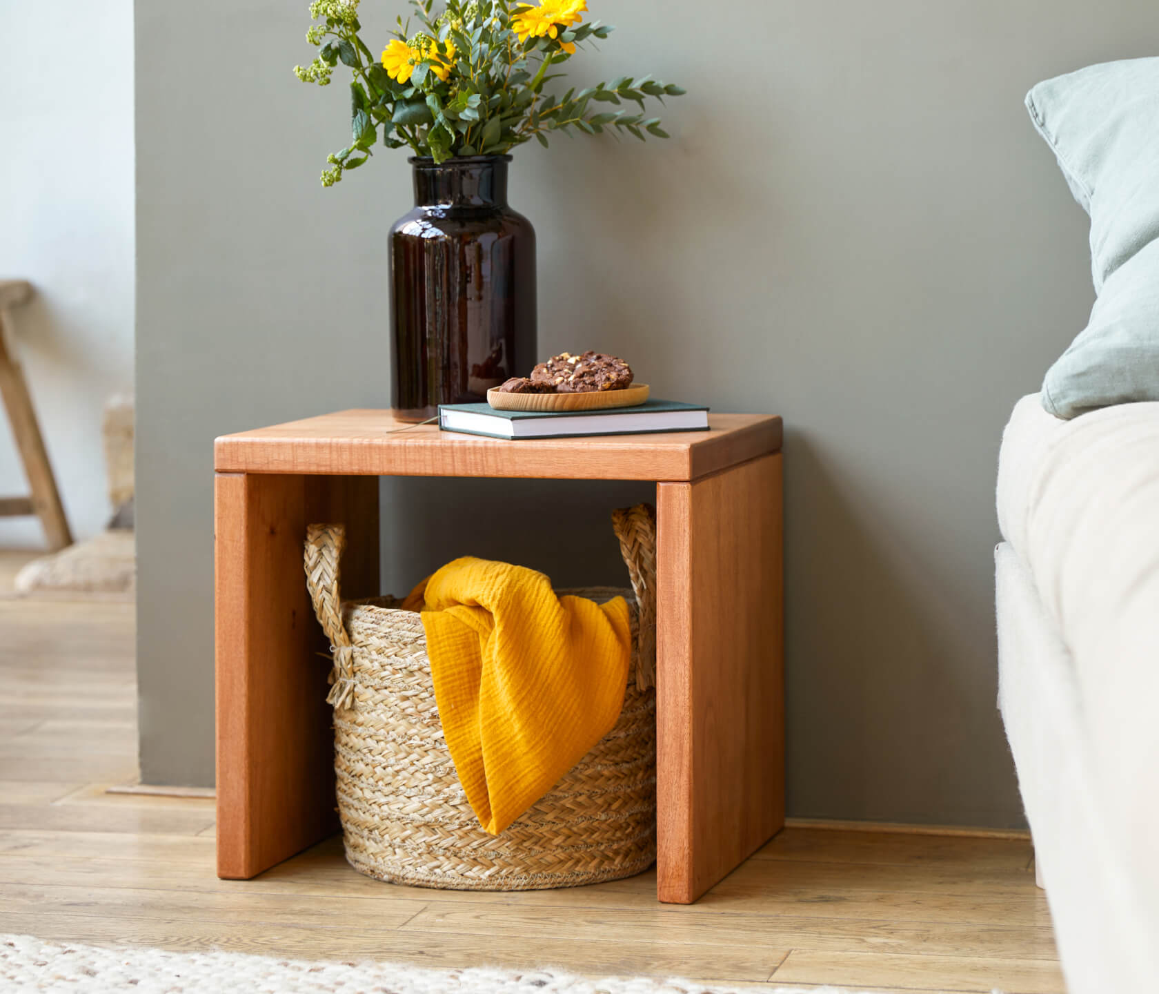 Table de chevet en bois massif LUCA